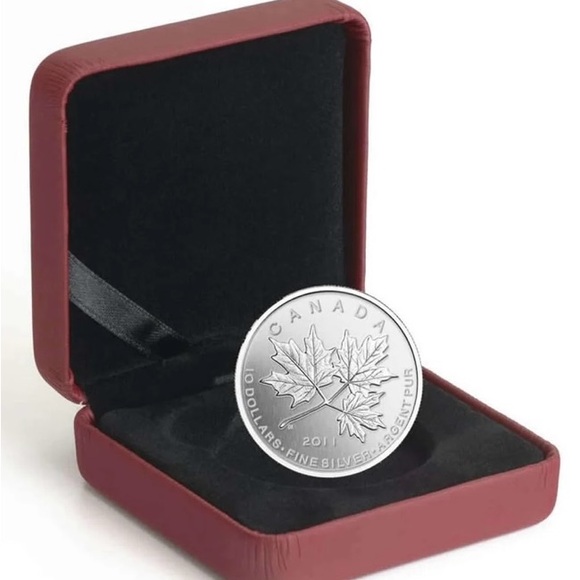 This coin is certified to be 99.99% pure silver, weight of 15.87 grams 34mm. - Picture 3 of 5